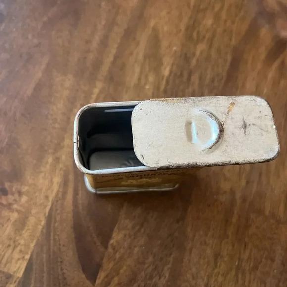 Vintage Phillip Morris & Co. Ltd. Special Blend Cigarettes Tin - Picture 7 of 7